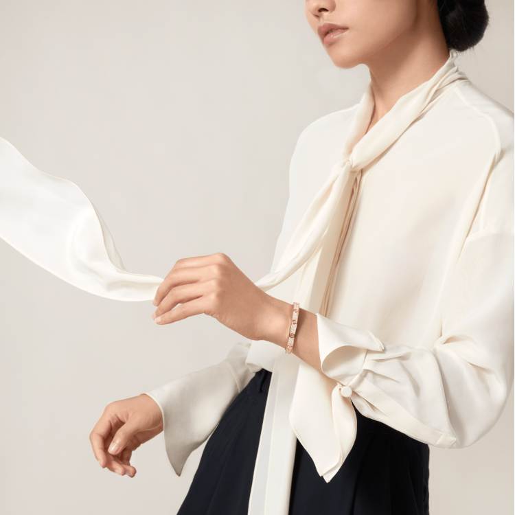 Pulsera LOVE empedrada en 3 líneas